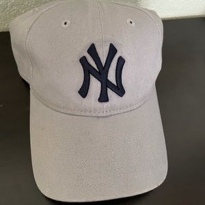 New Era 9Forty Adjustable Yankees Gray Hat NWOT
